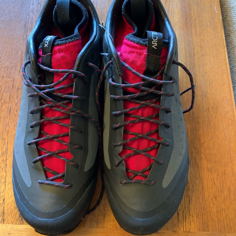 Artyrx outdoor shoes 9,5
